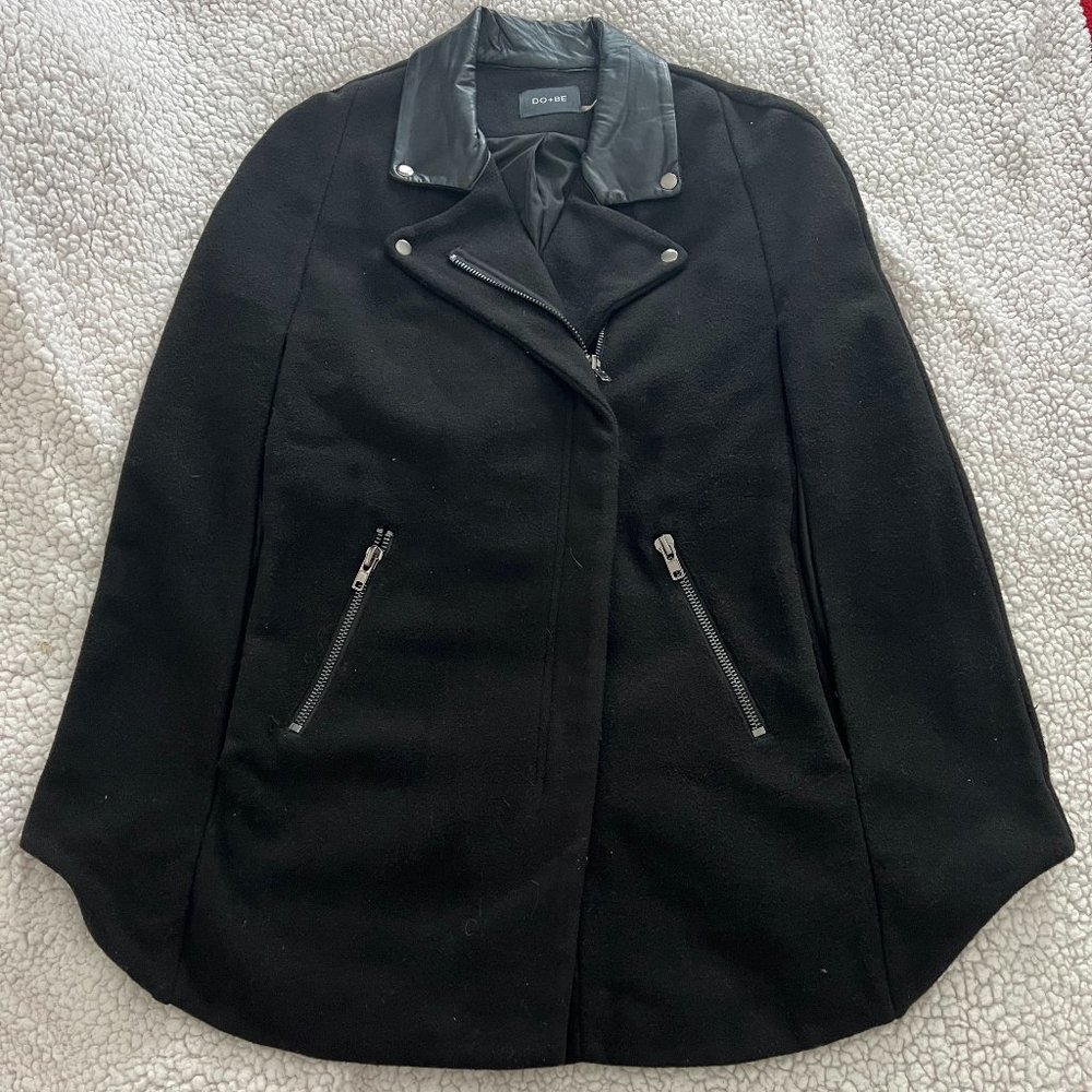 BLACK CAPE COAT—Sz SM
